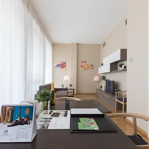 Hemeras Boutique Homes - Design Near Duomo Cathedral 米兰